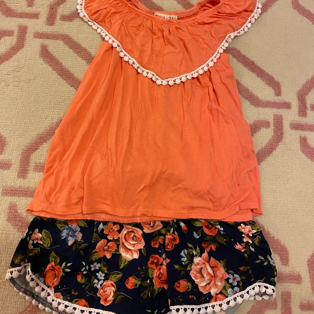 Girls floral shorts and matching top size 6